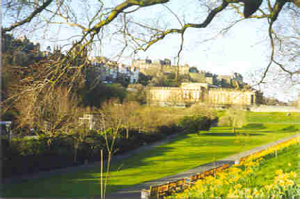 Edinburgh Art Gallery with the Castle behind